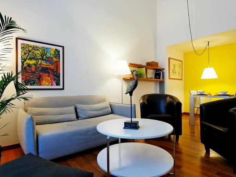 Inside Barcelona Apartments Mercat