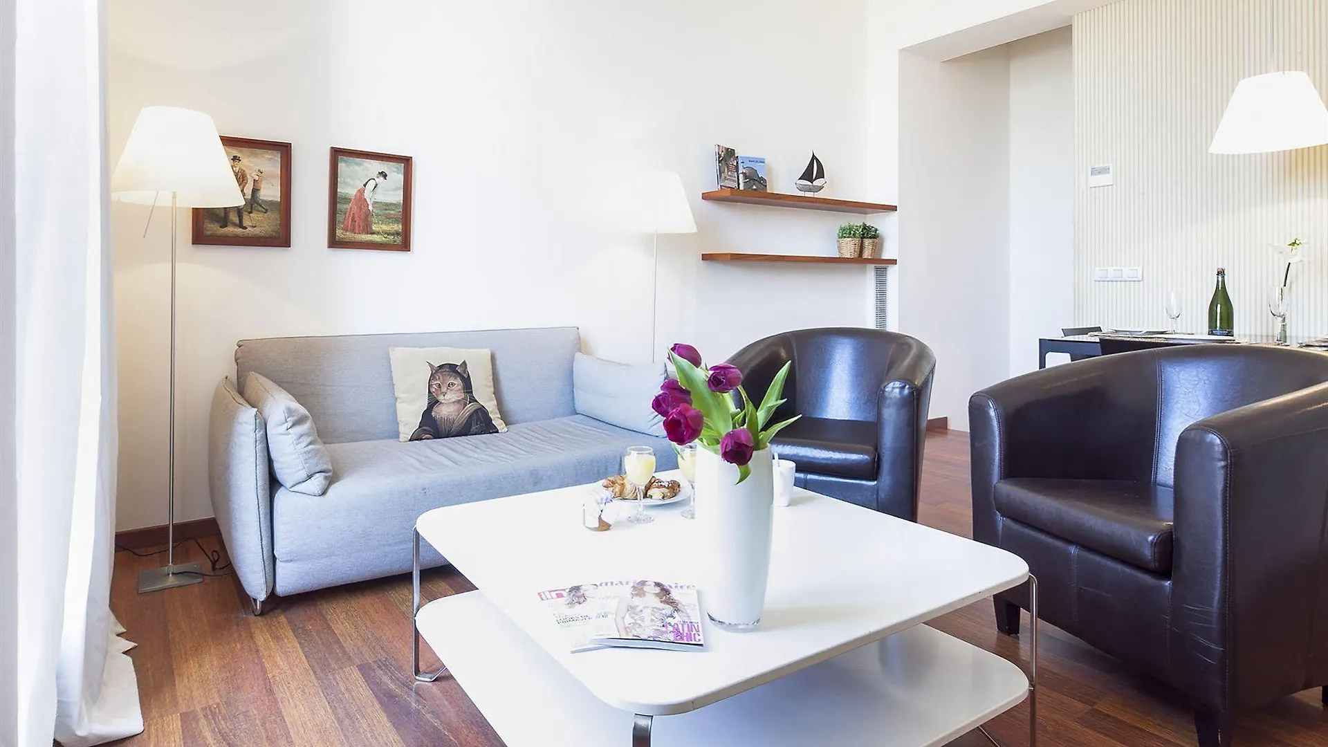 Inside Barcelona Apartments Mercat